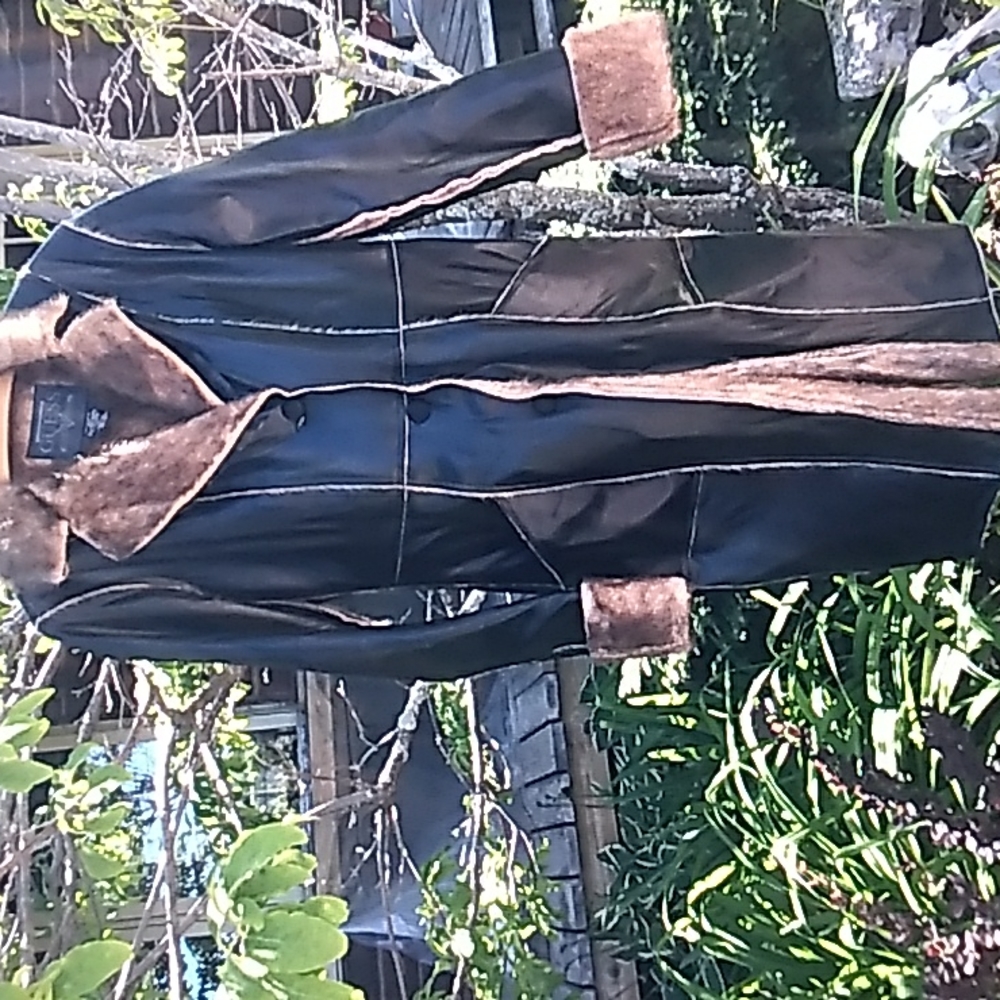 ??  Guess FAUX LEATHER & FUR LONG Brown COAT Sz  SMALL